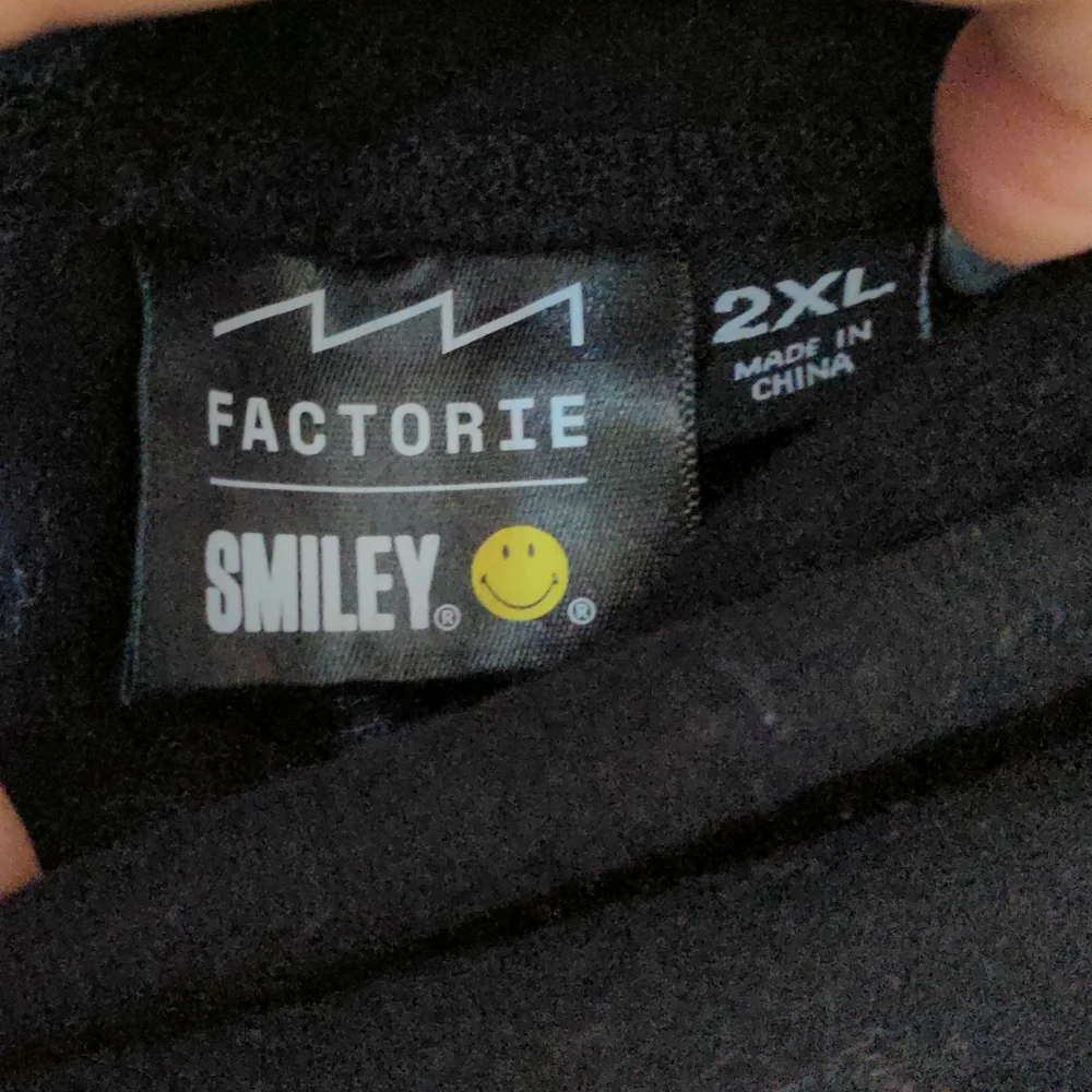 Adorable embroidered Factorie X Smilie black bike shorts in XXL - Picture 3 of 4